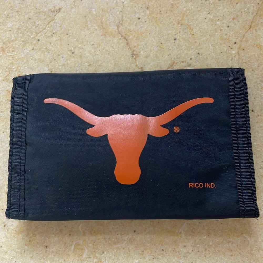 NWOT University of Texas Longhorn nylon wallet